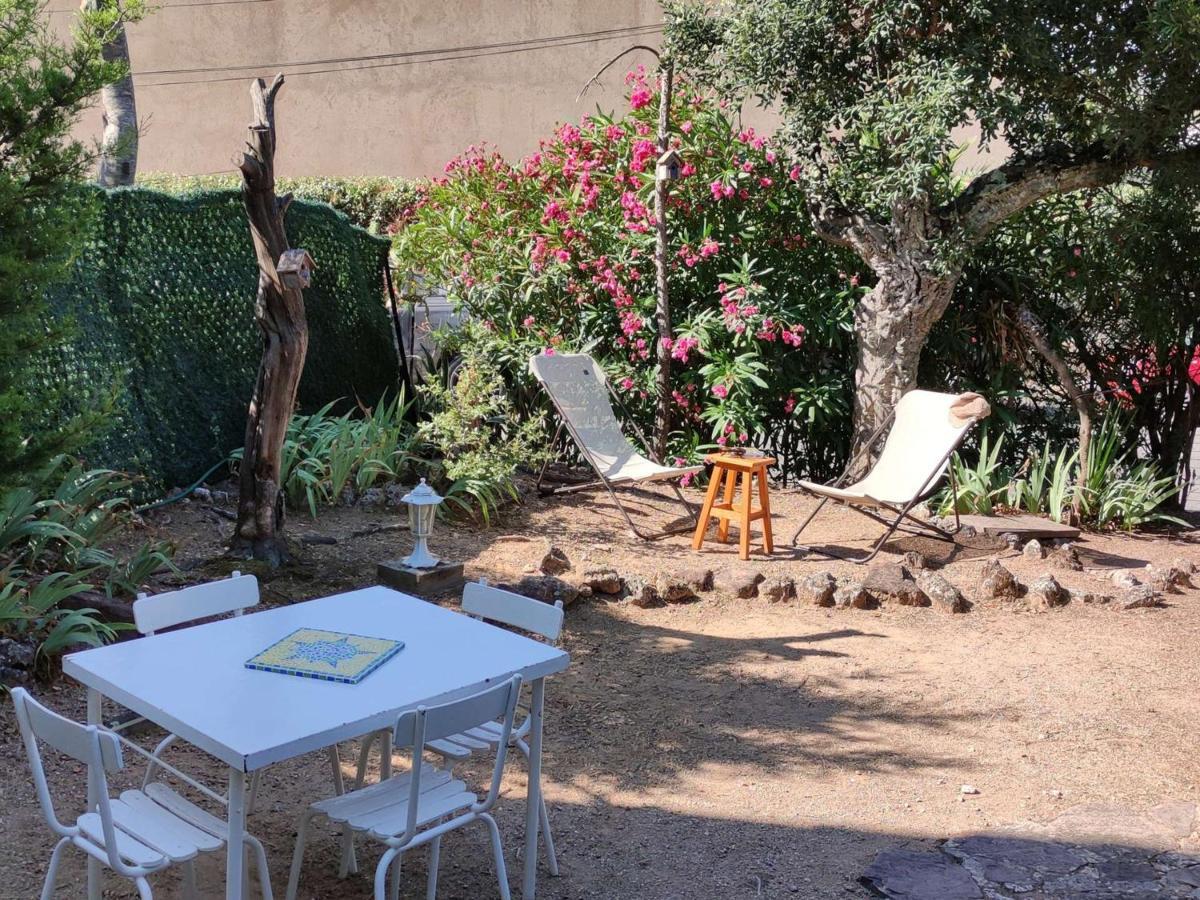 2 Pieces Avec Jardin Privatif, Proche Et Commerces, A Saint Aygulf - Fr-1-226a-103 * Fréjus