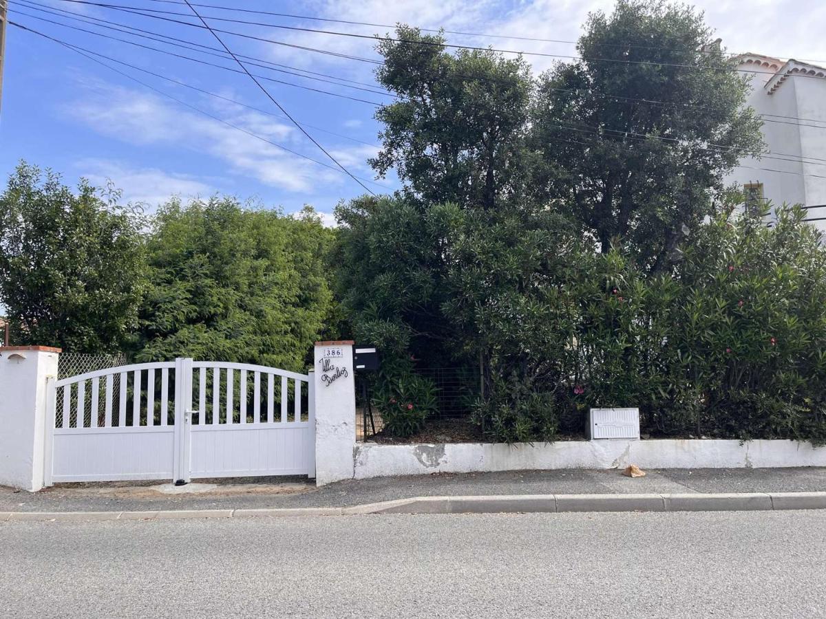 2 Pieces Avec Jardin Privatif, Proche Et Commerces, A Saint Aygulf - Fr-1-226a-103