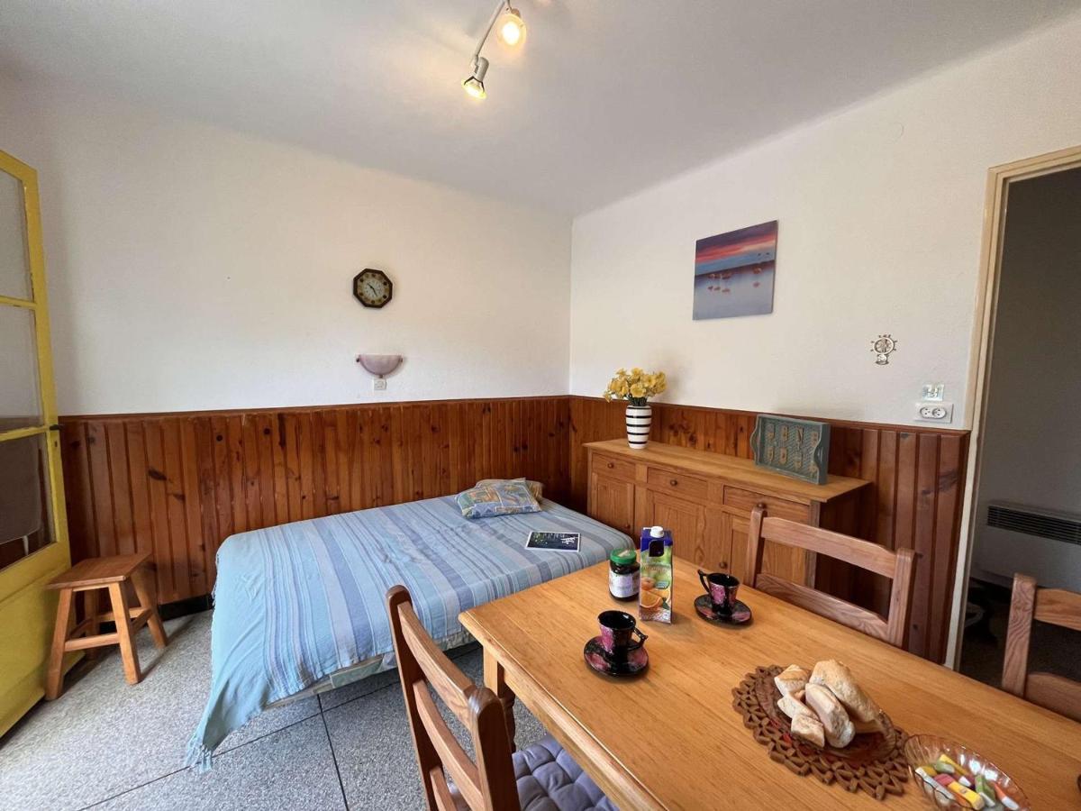 2 Pieces Avec Jardin Privatif, Proche Et Commerces, A Saint Aygulf - Fr-1-226a-103 Appartement *
